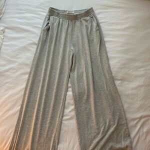 Abercrombie women’s cozy cloud knit wide leg pant